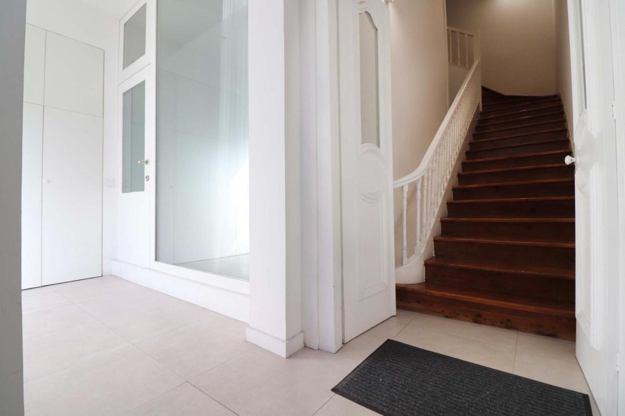 Biscainhos Flat By The Arch - Charming Apartments In The Historic Center Braga Bagian luar foto