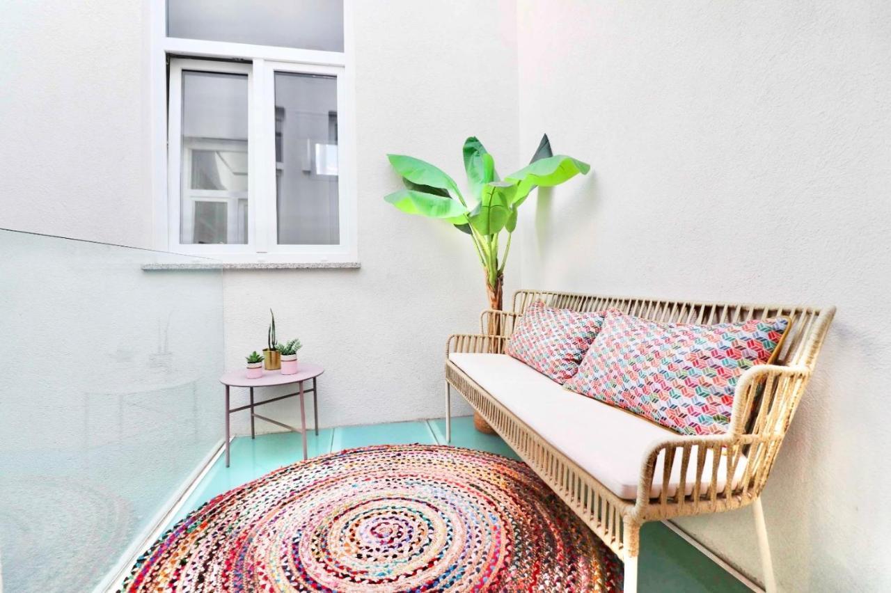 Biscainhos Flat By The Arch - Charming Apartments In The Historic Center Braga Bagian luar foto