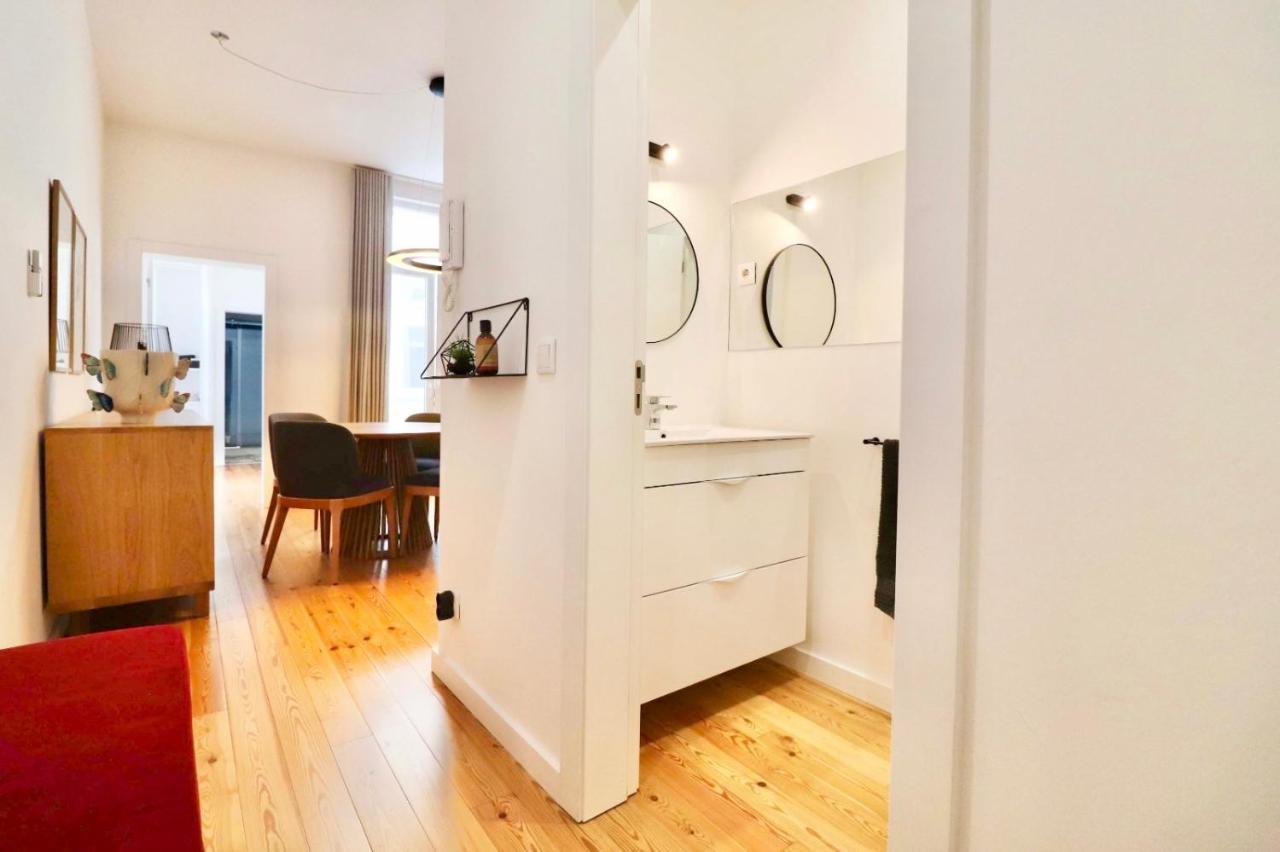 Biscainhos Flat By The Arch - Charming Apartments In The Historic Center Braga Bagian luar foto